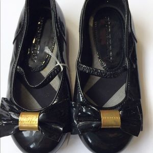 Burberry girls shoes